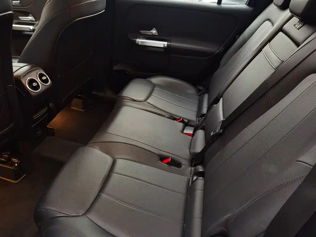MERCEDES BENZ GLB 2021