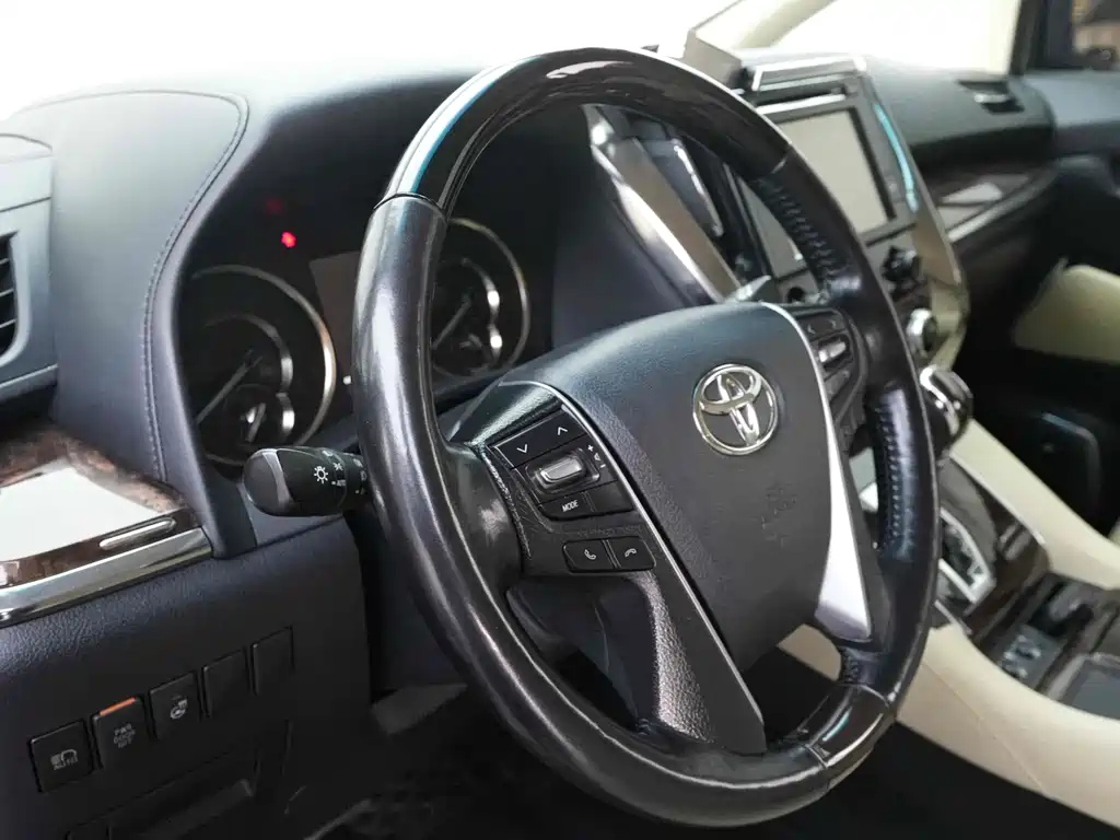 TOYOTA ALPHARD 2018