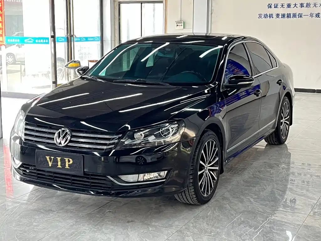 VOLKSWAGEN PASSAT 2015
