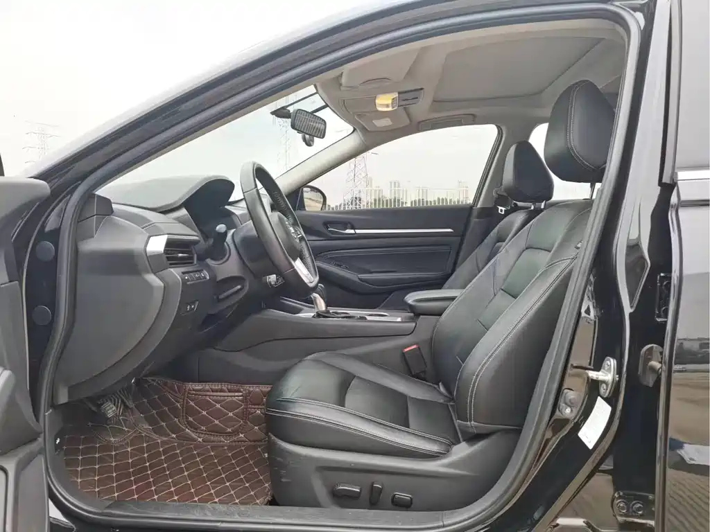NISSAN TEANA 2020