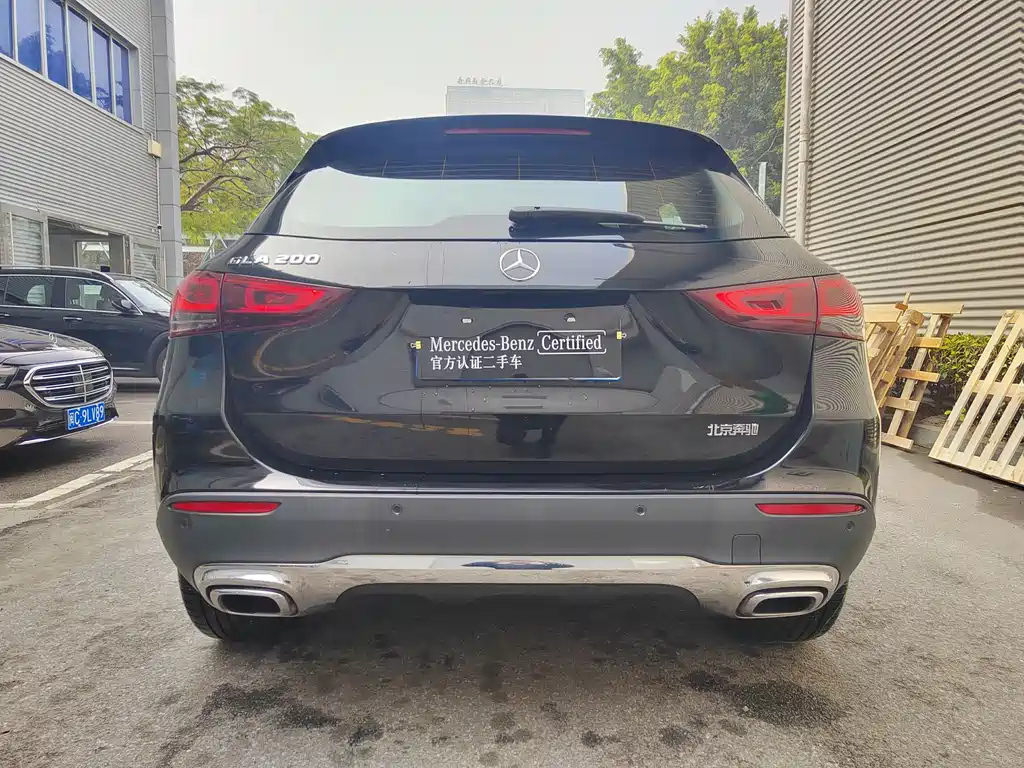 MERCEDES BENZ GLA 2021
