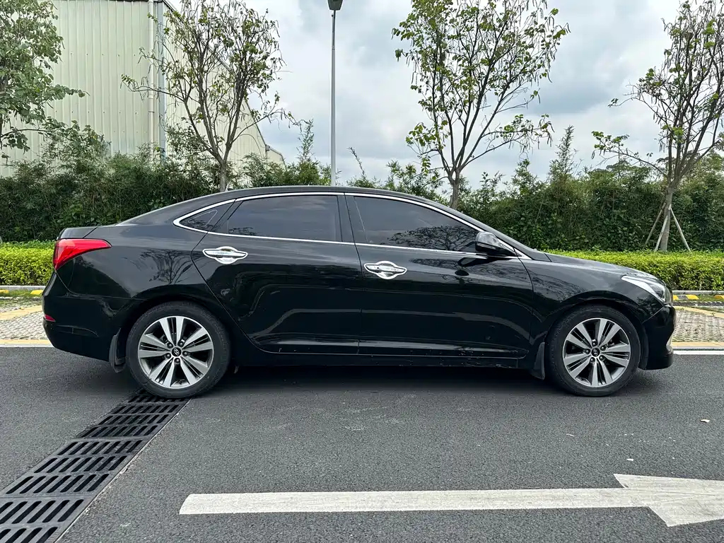 HYUNDAI MISTRA 2016