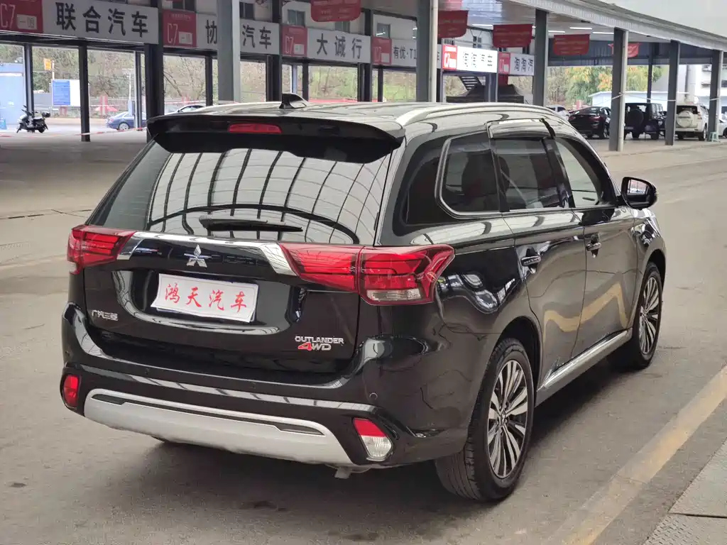 MITSUBISHI OUTLANDER 2022