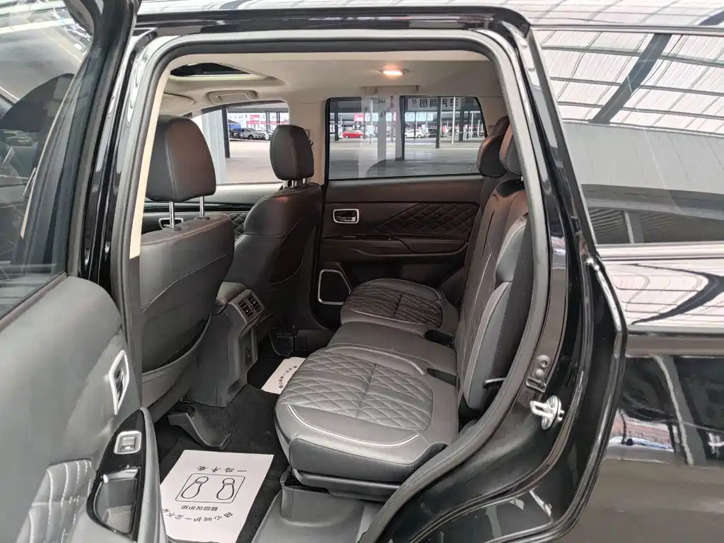 MITSUBISHI OUTLANDER 2022