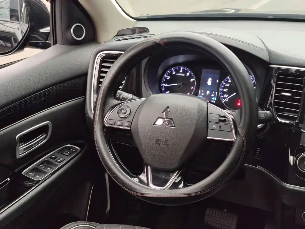 MITSUBISHI OUTLANDER 2022