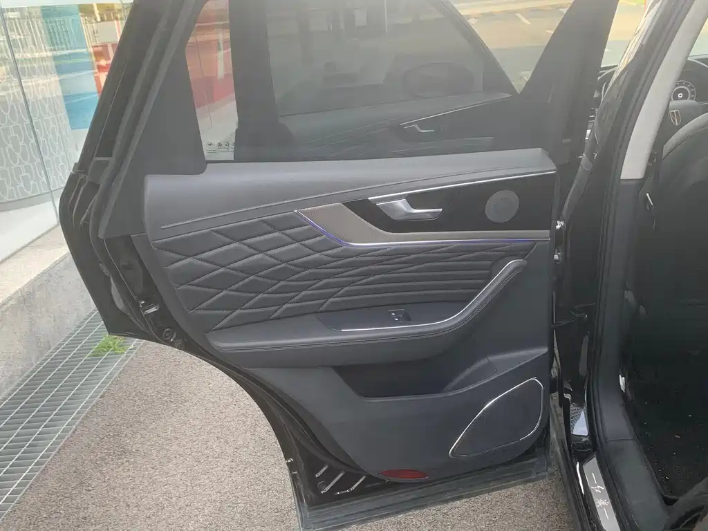 HONGQI HS5 2022