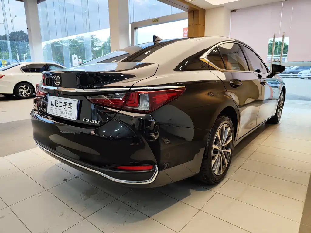 LEXUS ES 2023