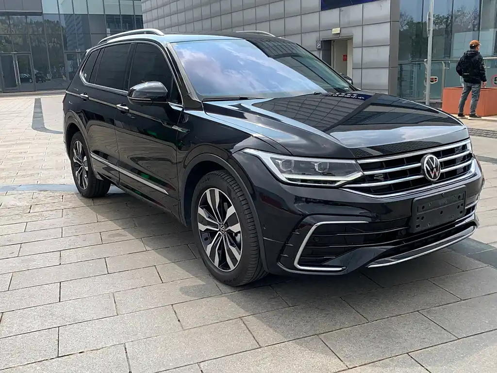 VOLKSWAGEN TIGUAN L 2022