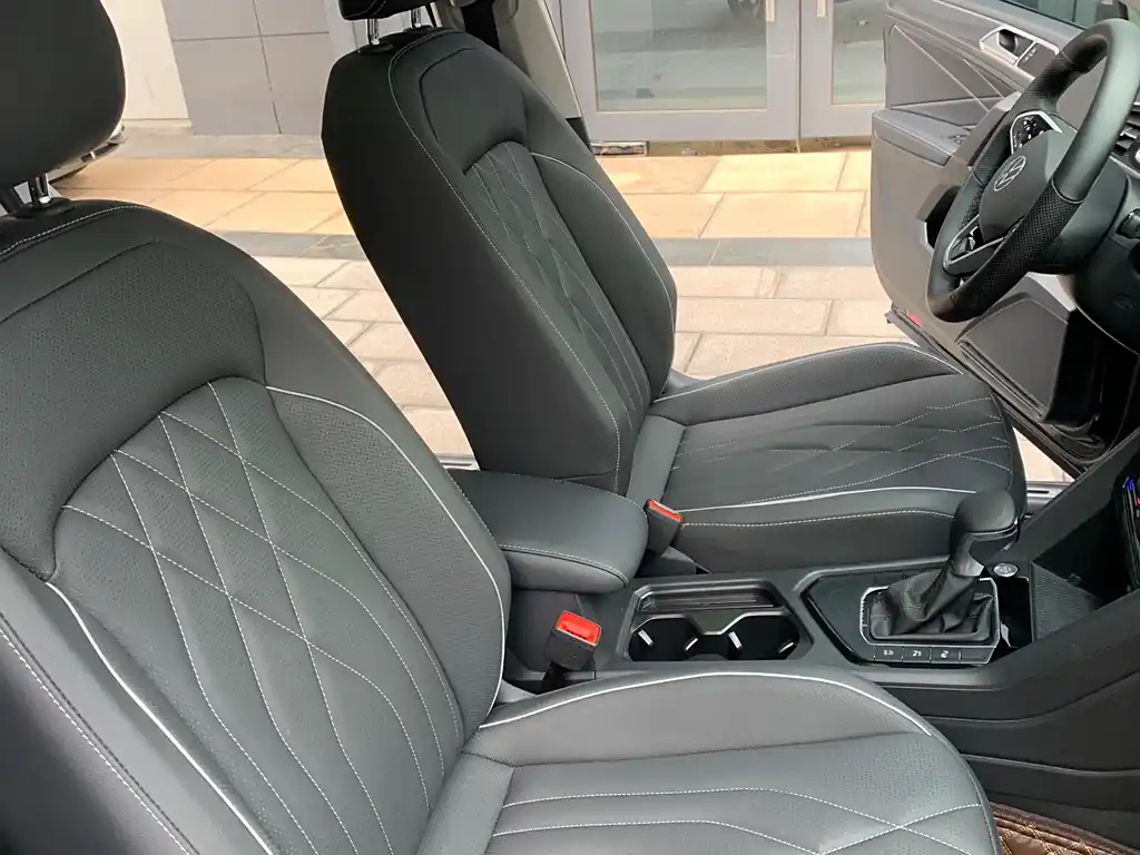 VOLKSWAGEN TIGUAN L 2022
