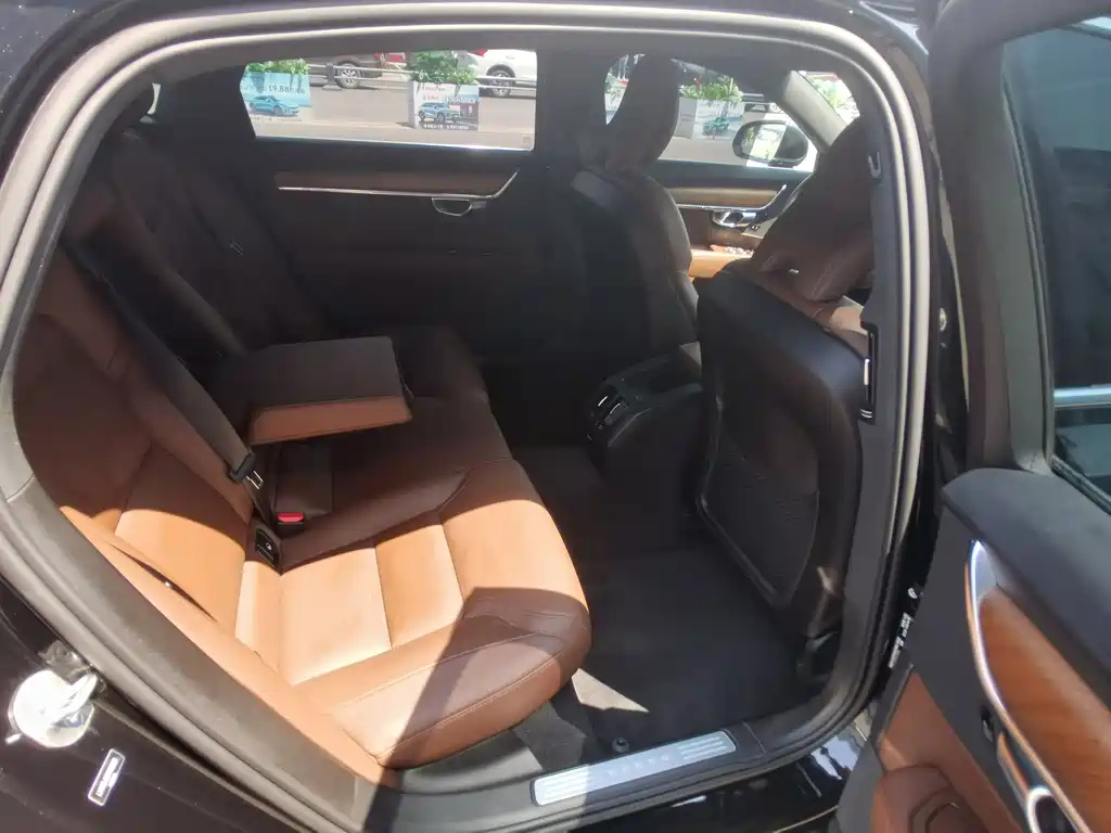 VOLVO S90 2022