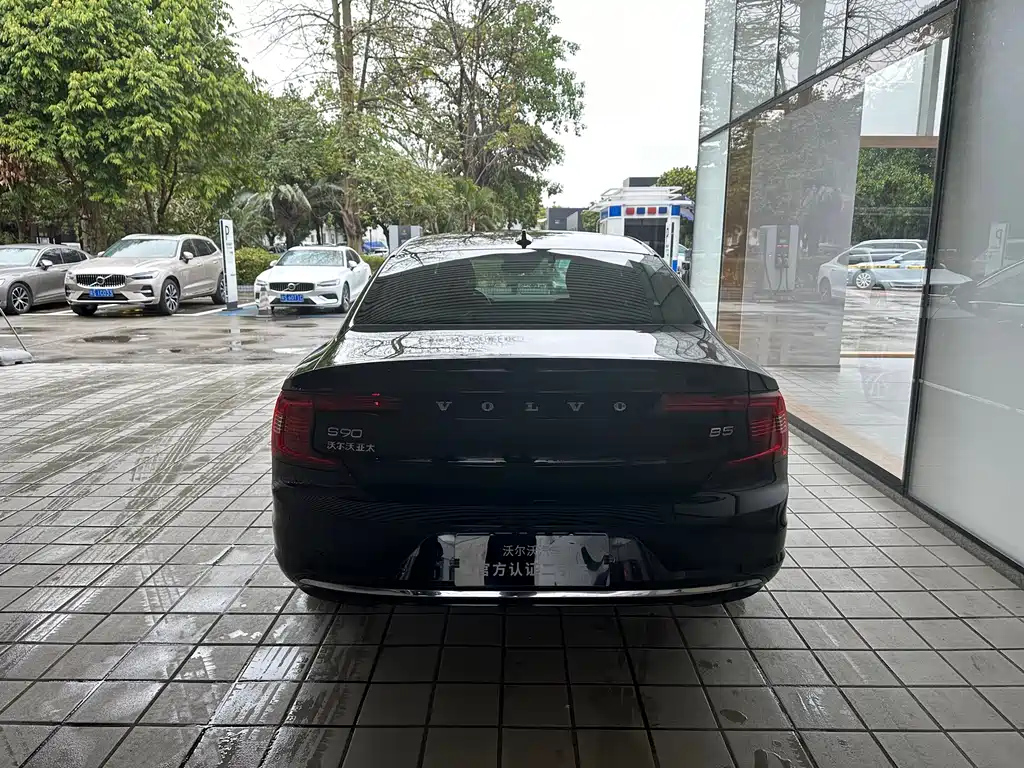 VOLVO S90 2021
