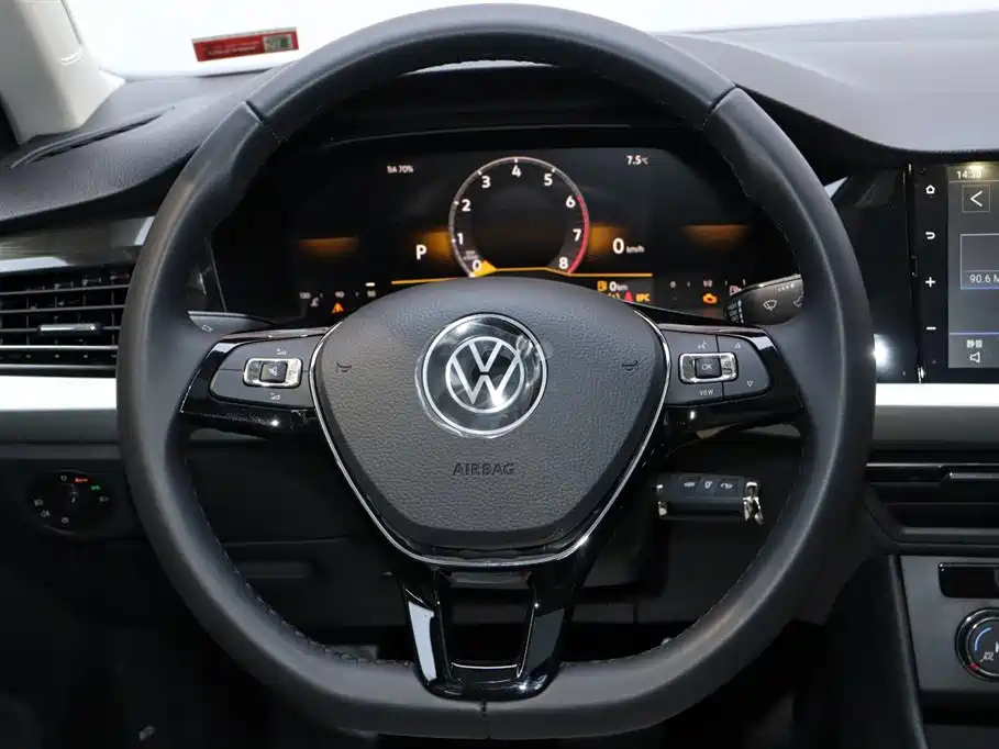 VOLKSWAGEN LAVIDA 2023