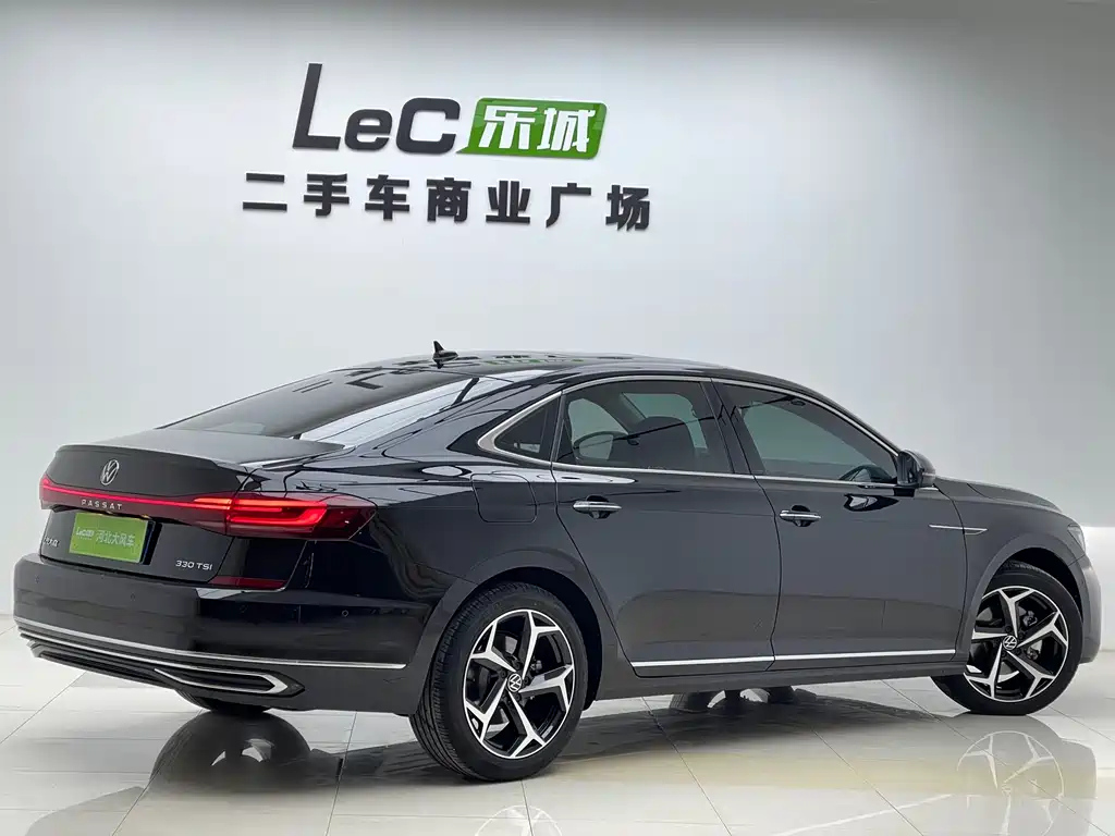 VOLKSWAGEN PASSAT 2023