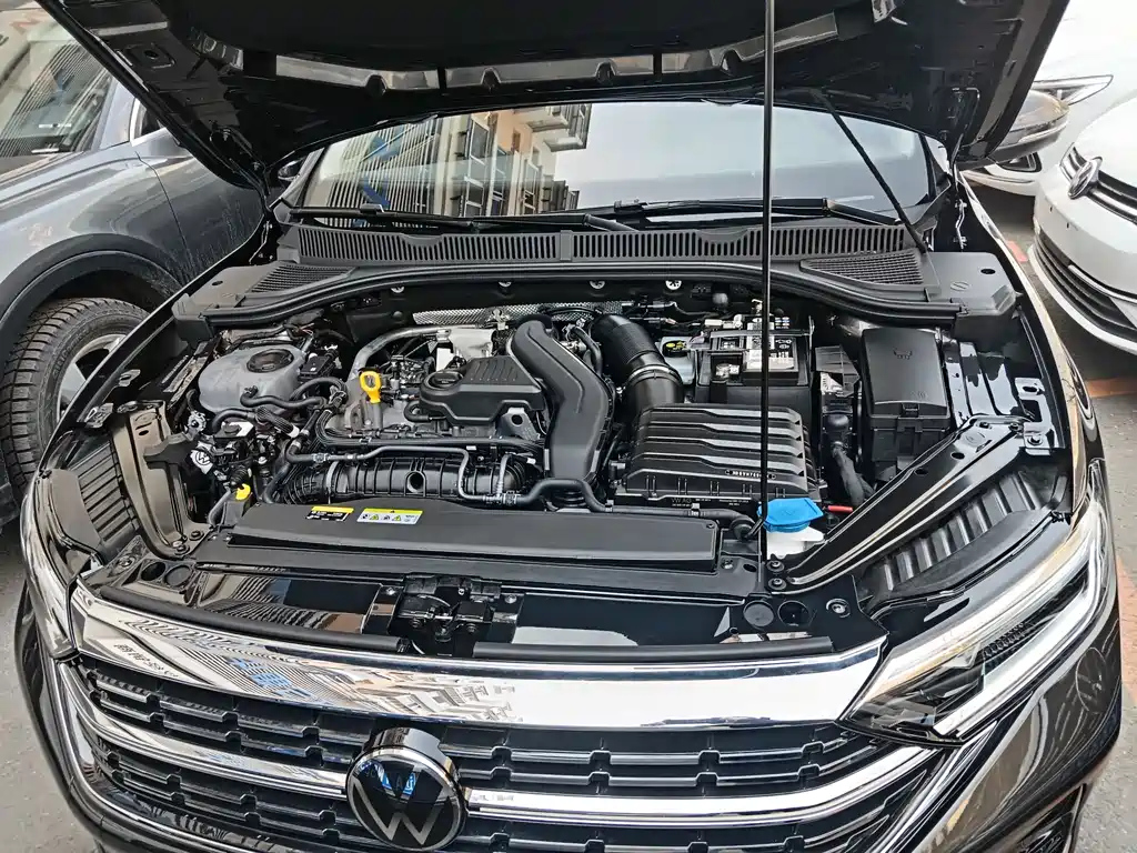 VOLKSWAGEN SAGITAR 2023