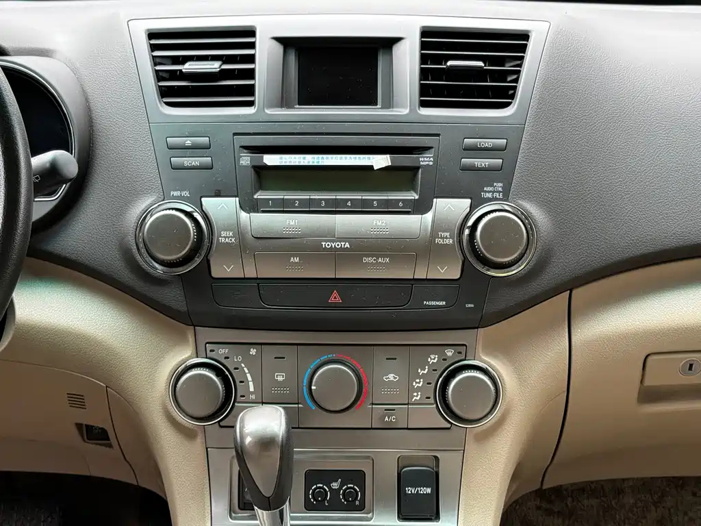 TOYOTA HIGHLANDER 2010