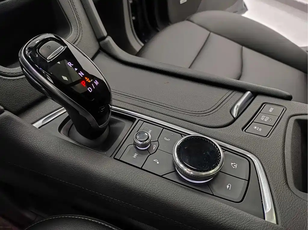 CADILLAC XT5 2021