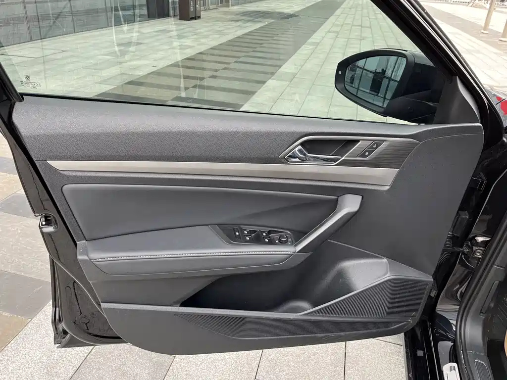 VOLKSWAGEN LAVIDA 2022