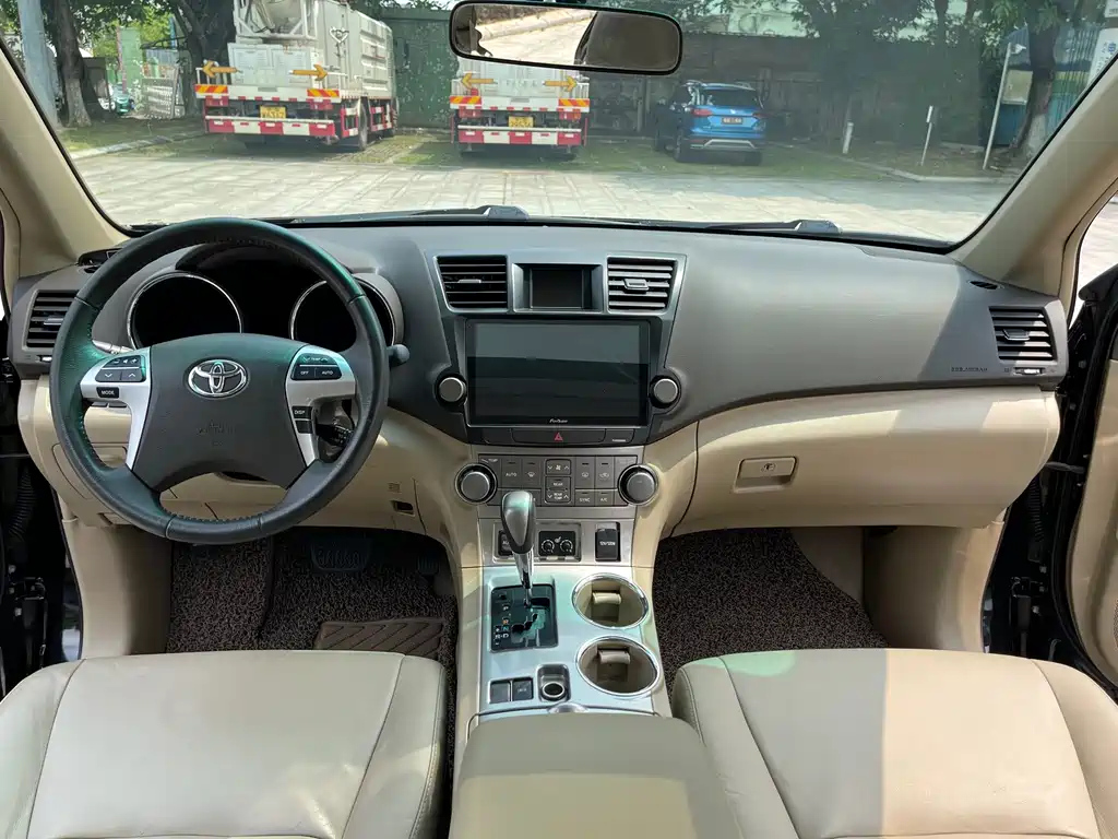 TOYOTA HIGHLANDER 2014
