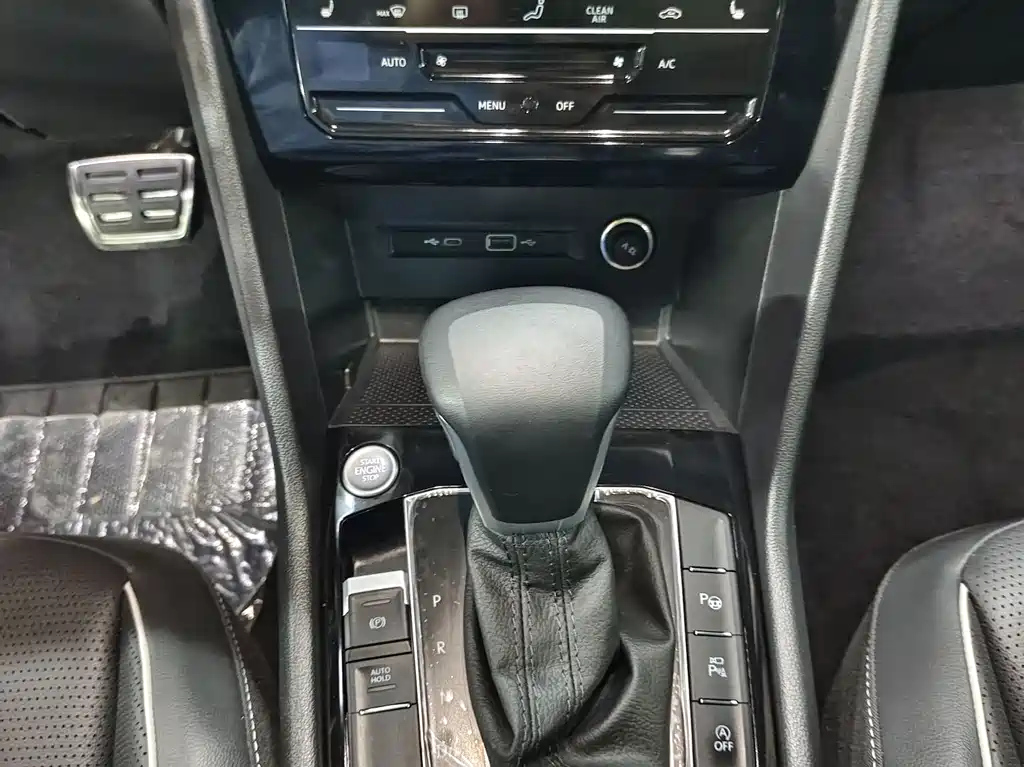 VOLKSWAGEN TIGUAN L 2023
