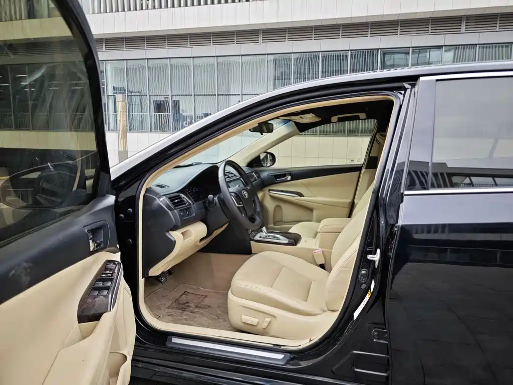 TOYOTA CAMRY 2016