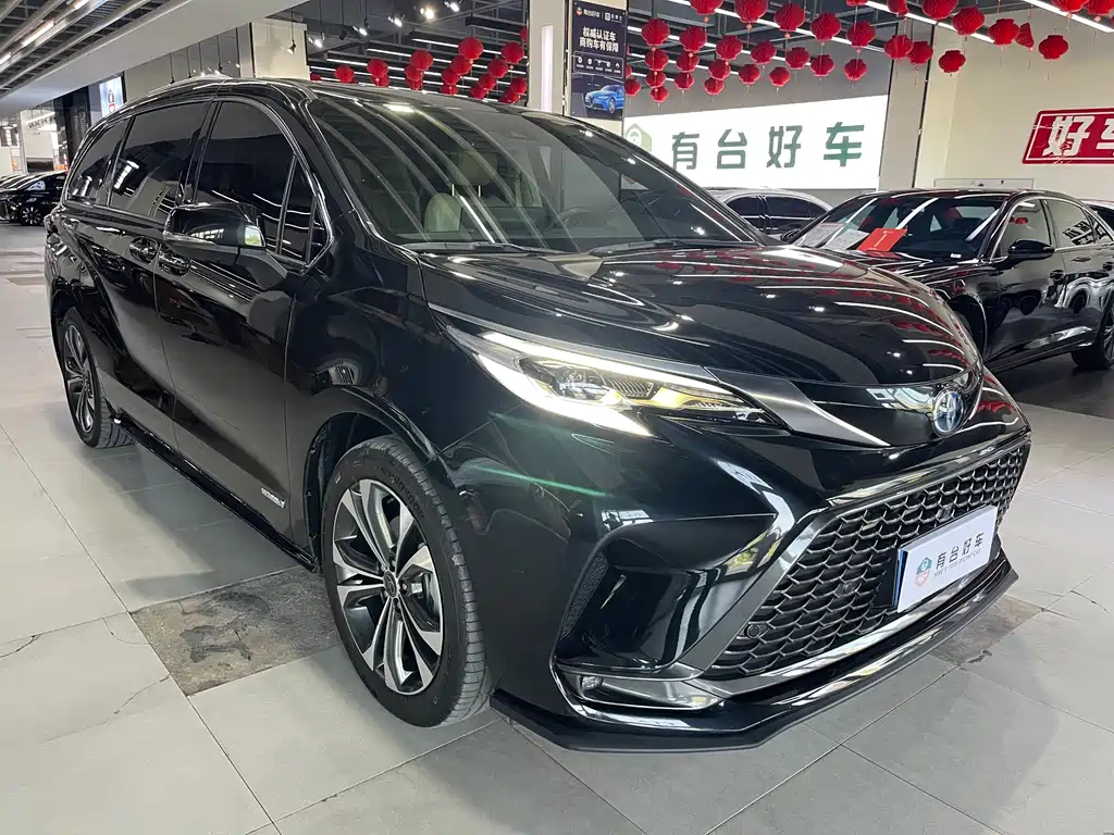 TOYOTA GRANVIA 2023