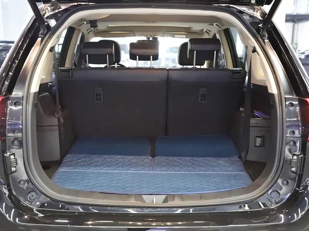 MITSUBISHI OUTLANDER 2023