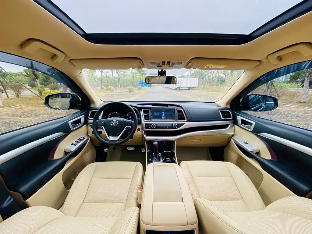TOYOTA HIGHLANDER 2017
