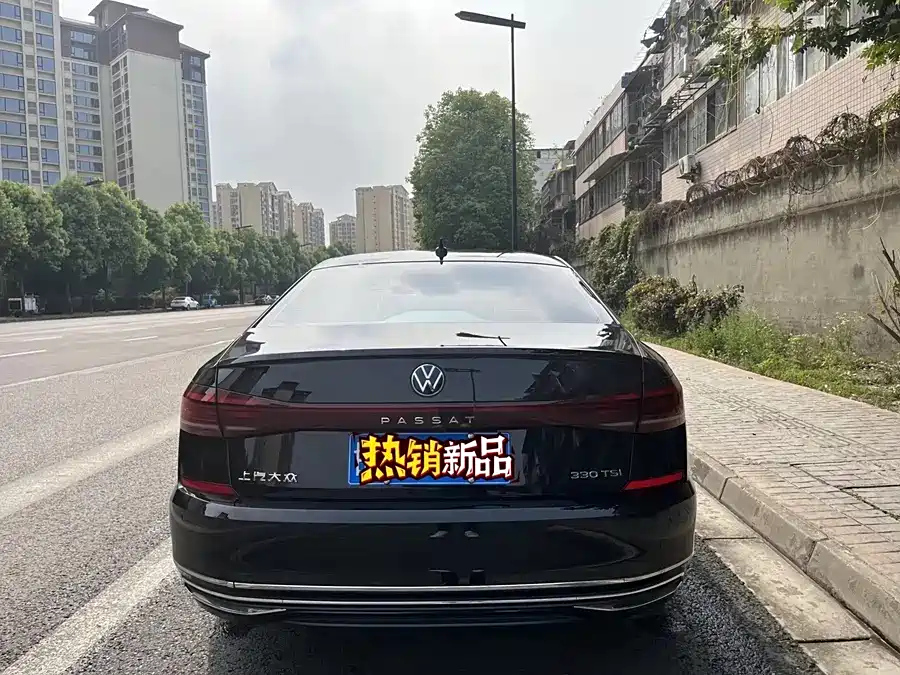 VOLKSWAGEN PASSAT 2022