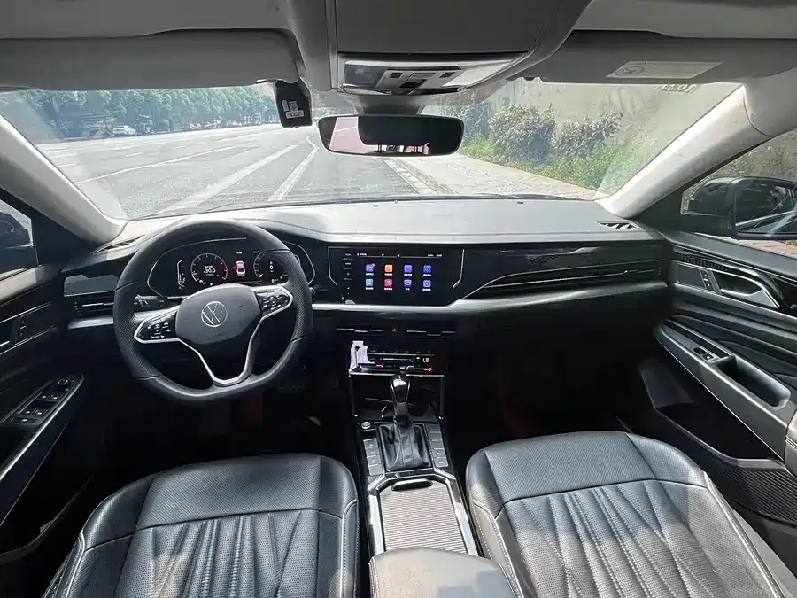 VOLKSWAGEN PASSAT 2022