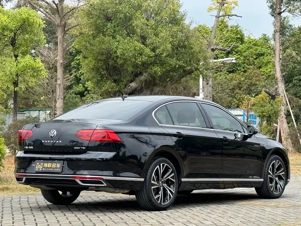 VOLKSWAGEN MAGOTAN 2022