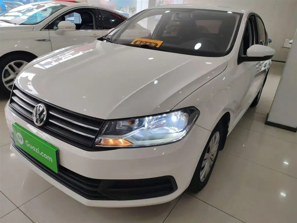VOLKSWAGEN SANTANA 2019