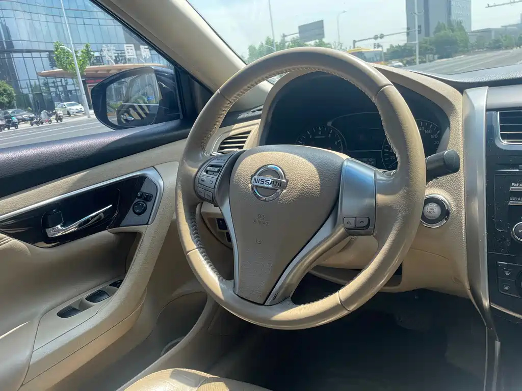 NISSAN TEANA 2013