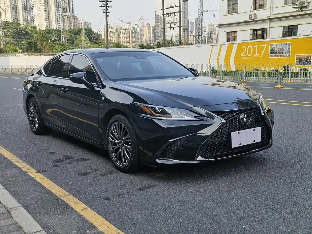 LEXUS ES 2020
