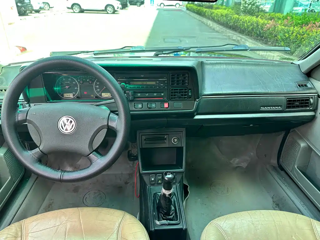 VOLKSWAGEN SANTANA CLASSIC 2011