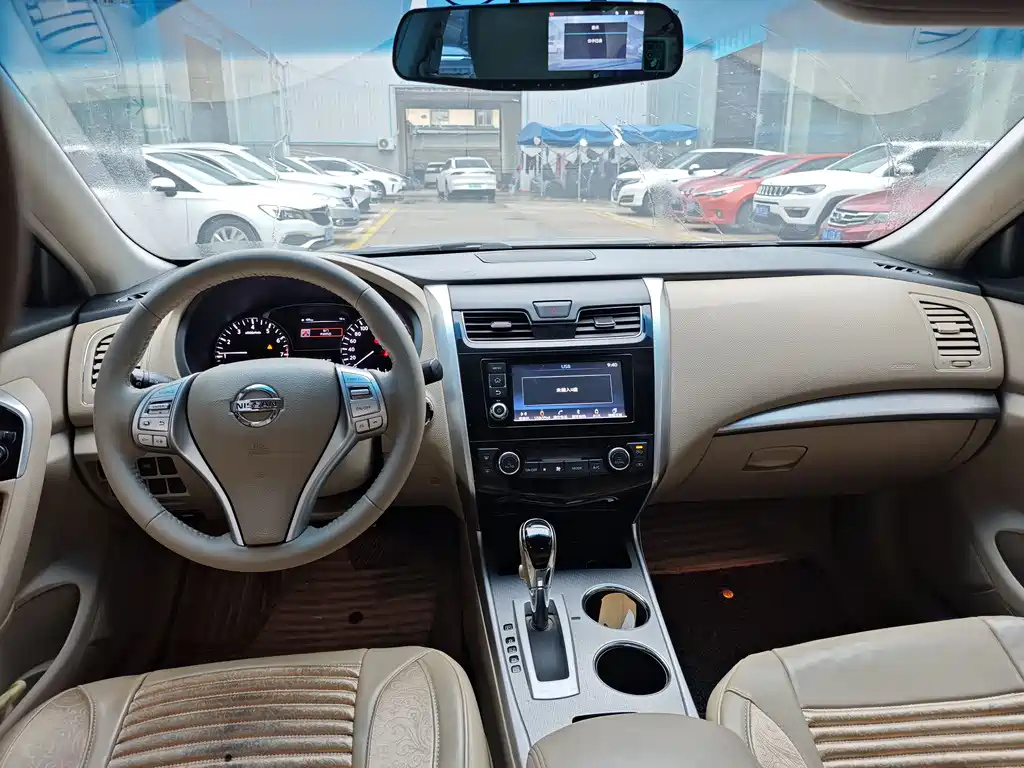 NISSAN TEANA 2018