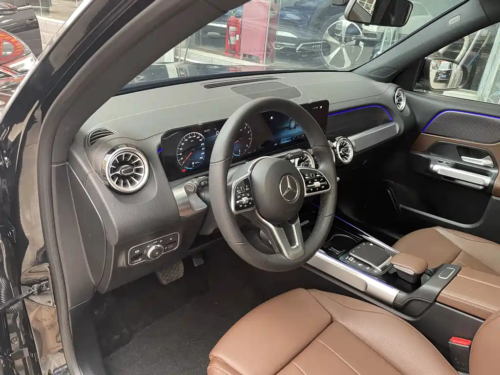 MERCEDES BENZ GLB 2023
