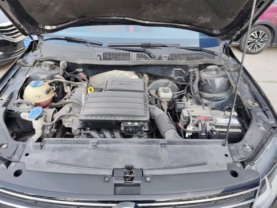 VOLKSWAGEN LAVIDA 2016