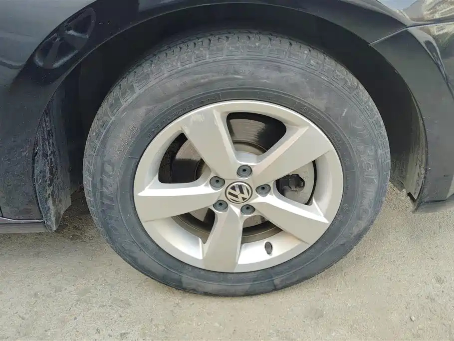 VOLKSWAGEN LAVIDA 2016