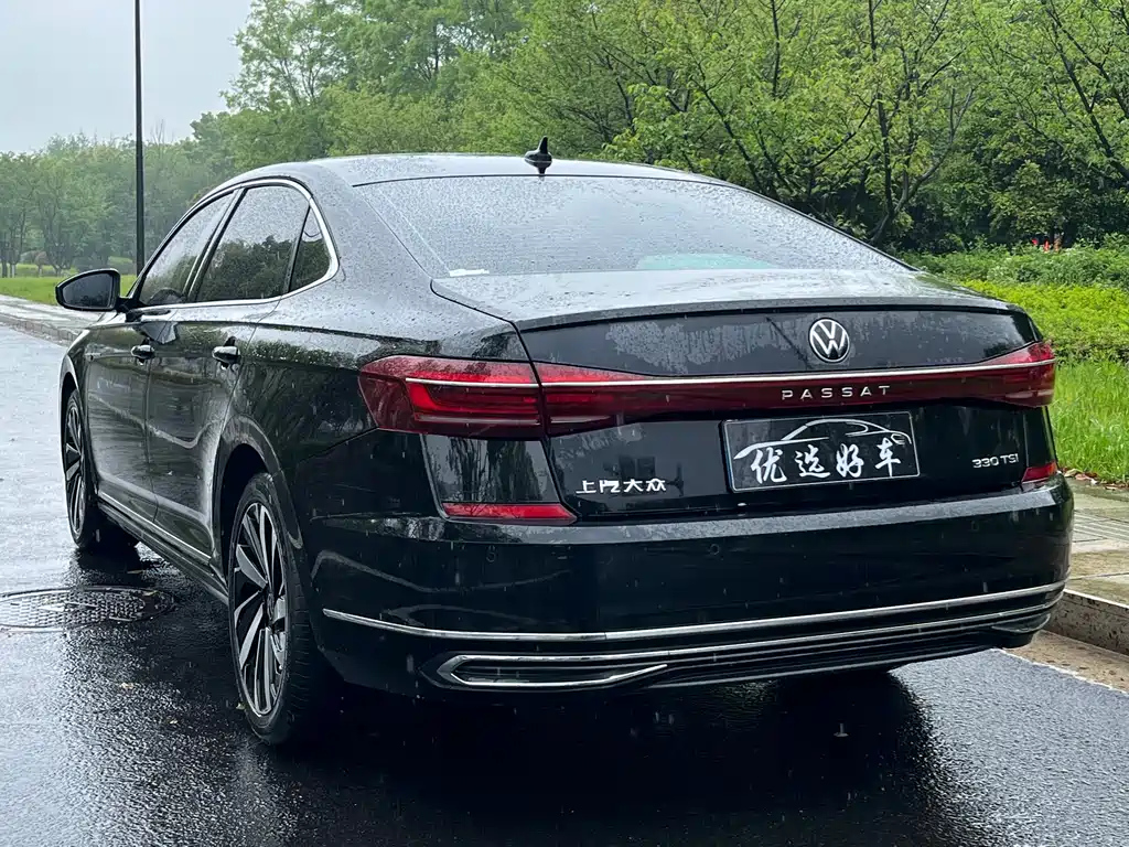 VOLKSWAGEN PASSAT 2022