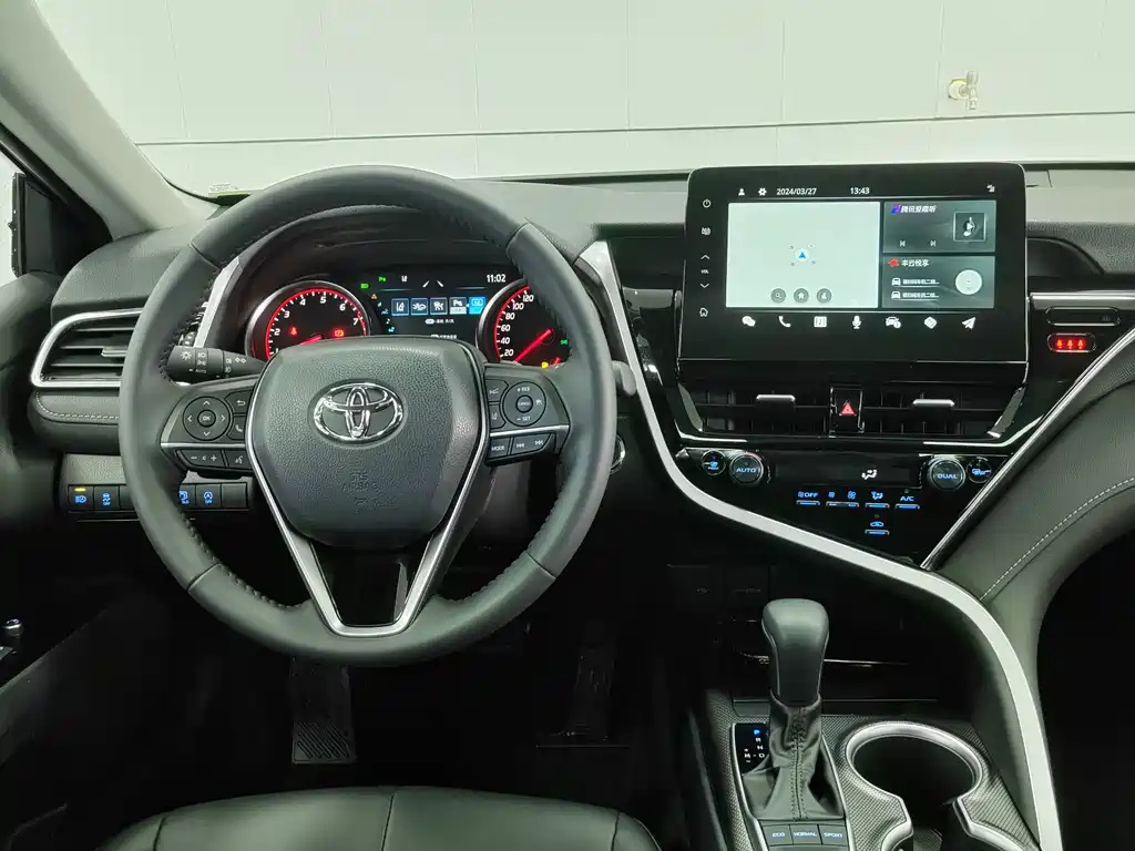 TOYOTA CAMRY 2023