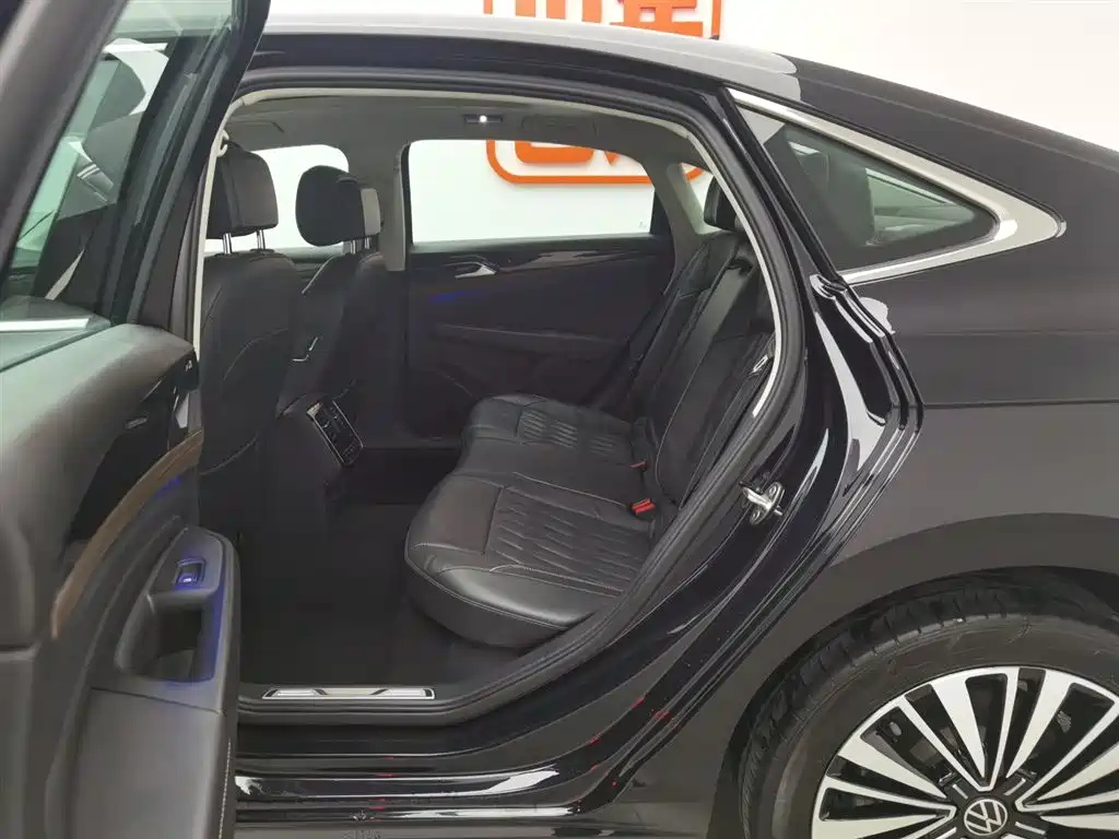 VOLKSWAGEN PASSAT 2021