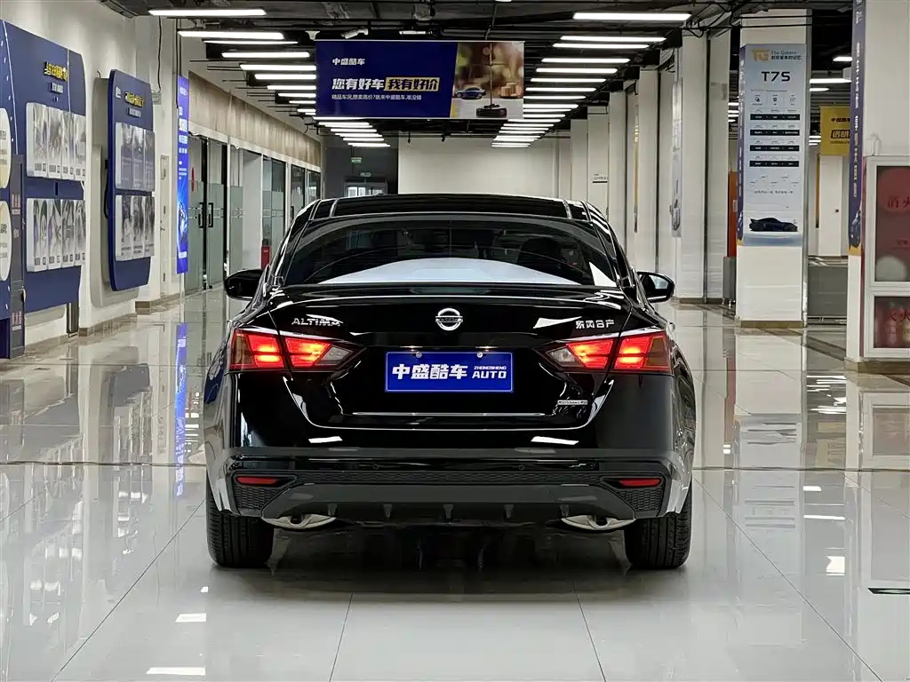 NISSAN TEANA 2023