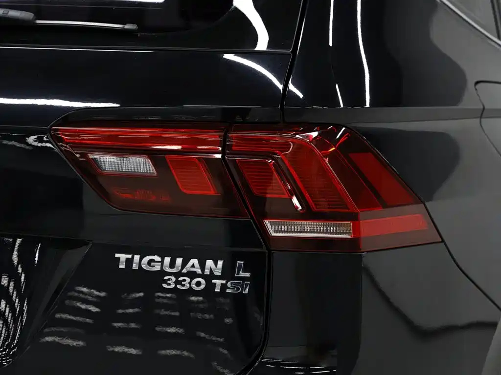 VOLKSWAGEN TIGUAN L 2020