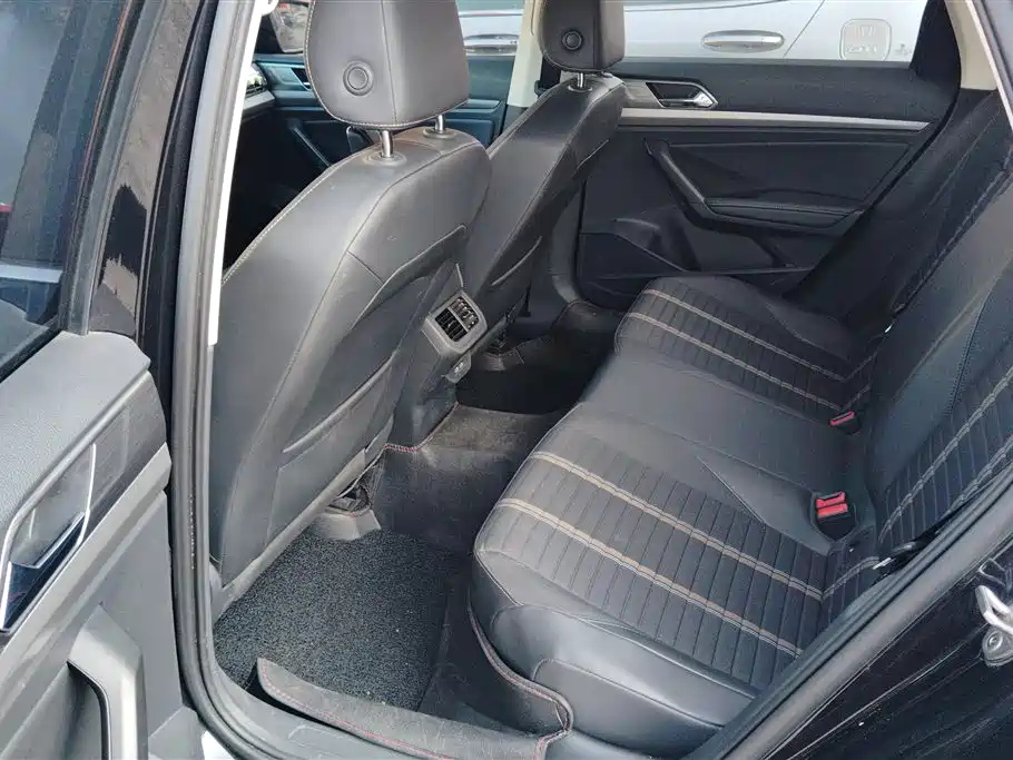 VOLKSWAGEN LAVIDA 2019