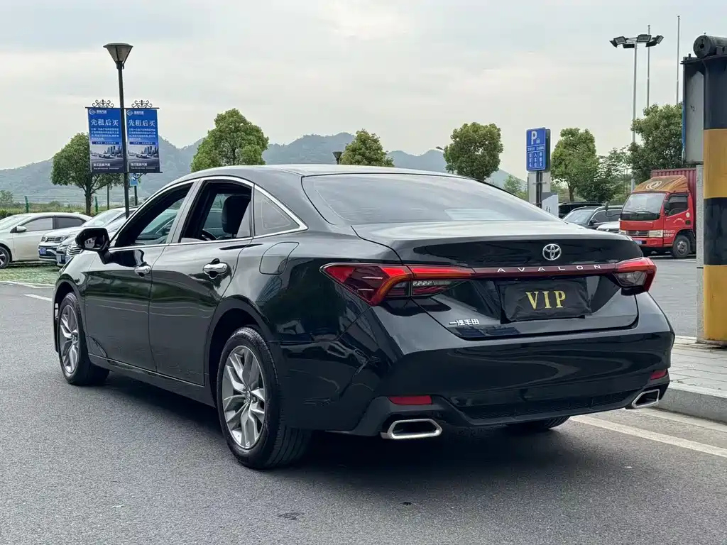 TOYOTA AVALON 2022
