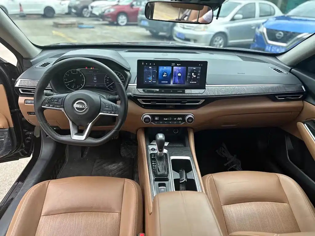 NISSAN TEANA 2023