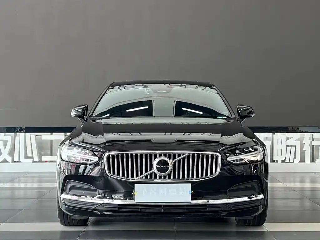 VOLVO S90 2022