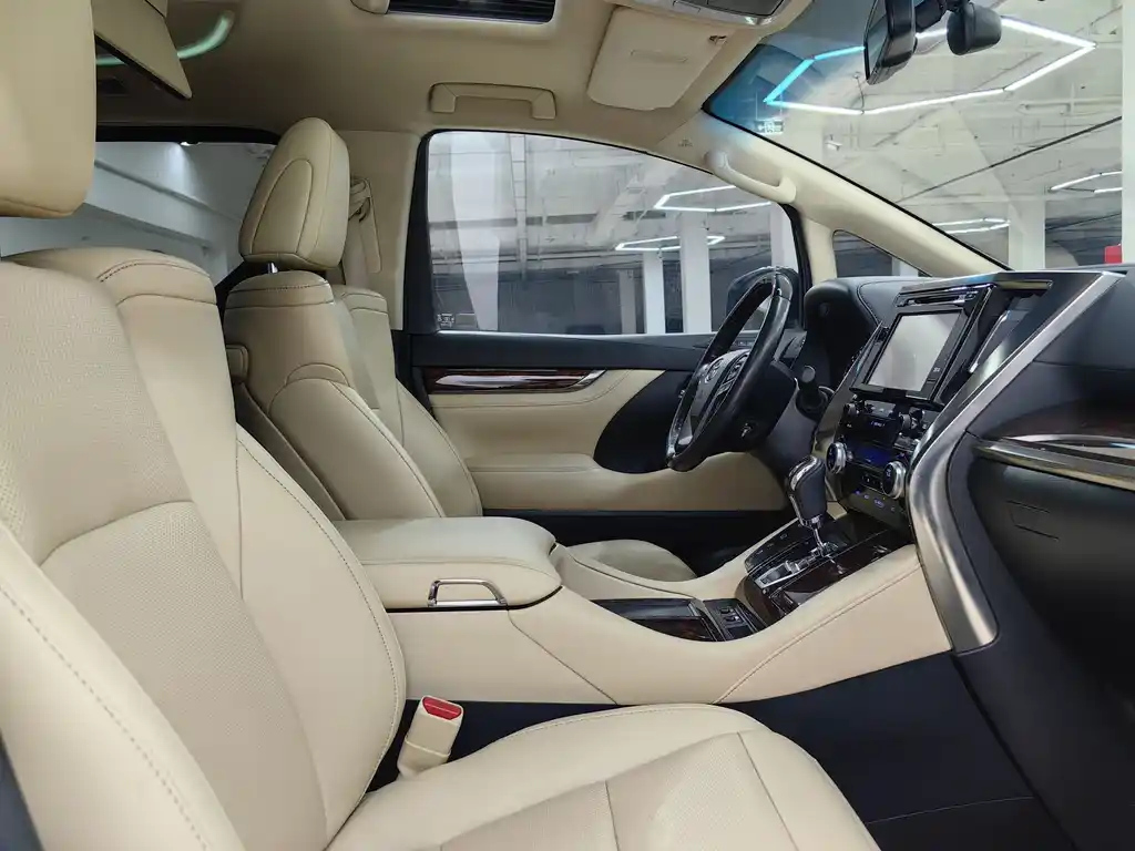 TOYOTA ALPHARD 2018