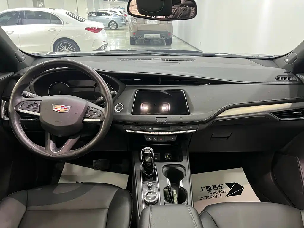 CADILLAC XT4 2021