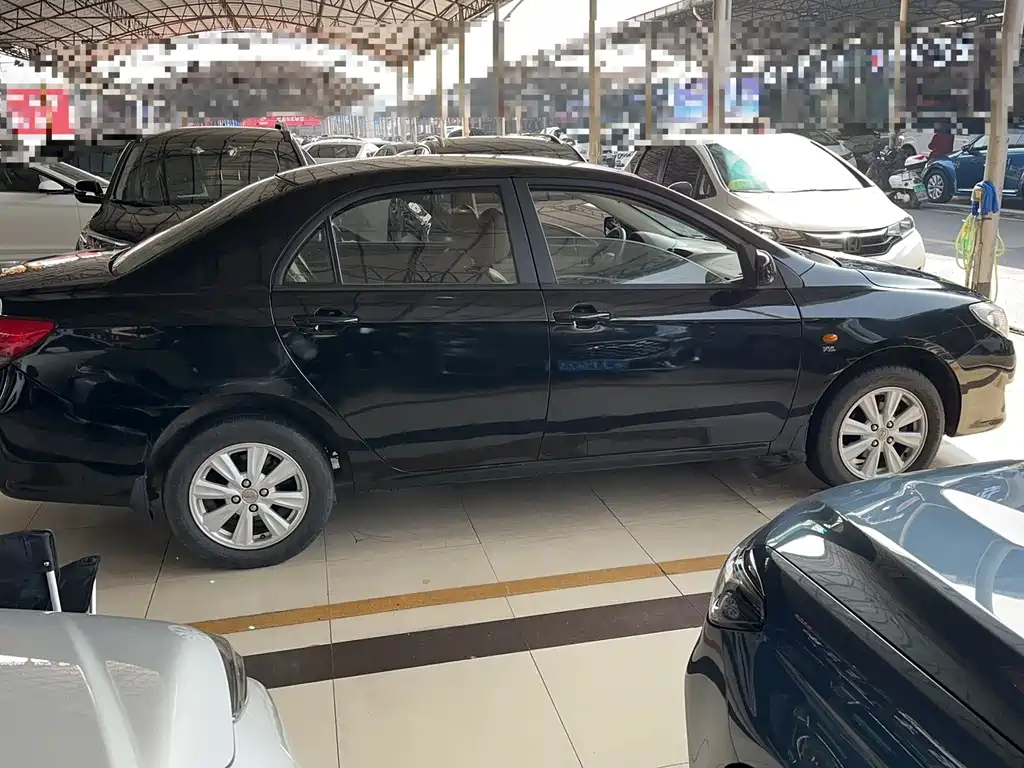 BYD L3 2013